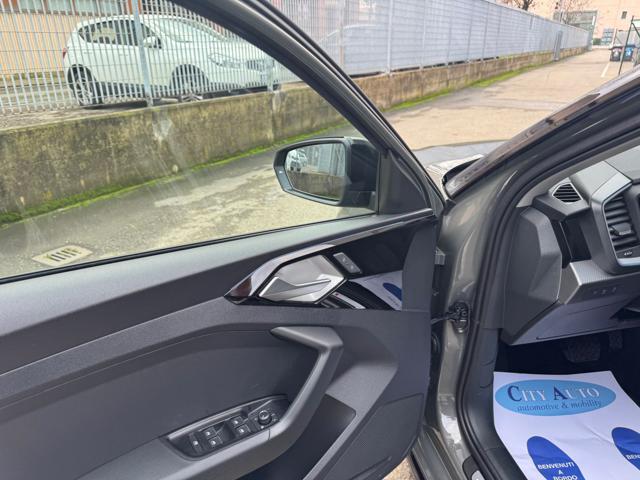 AUDI A1 SPB 30 TFSI S tronic Identity Black KM.0