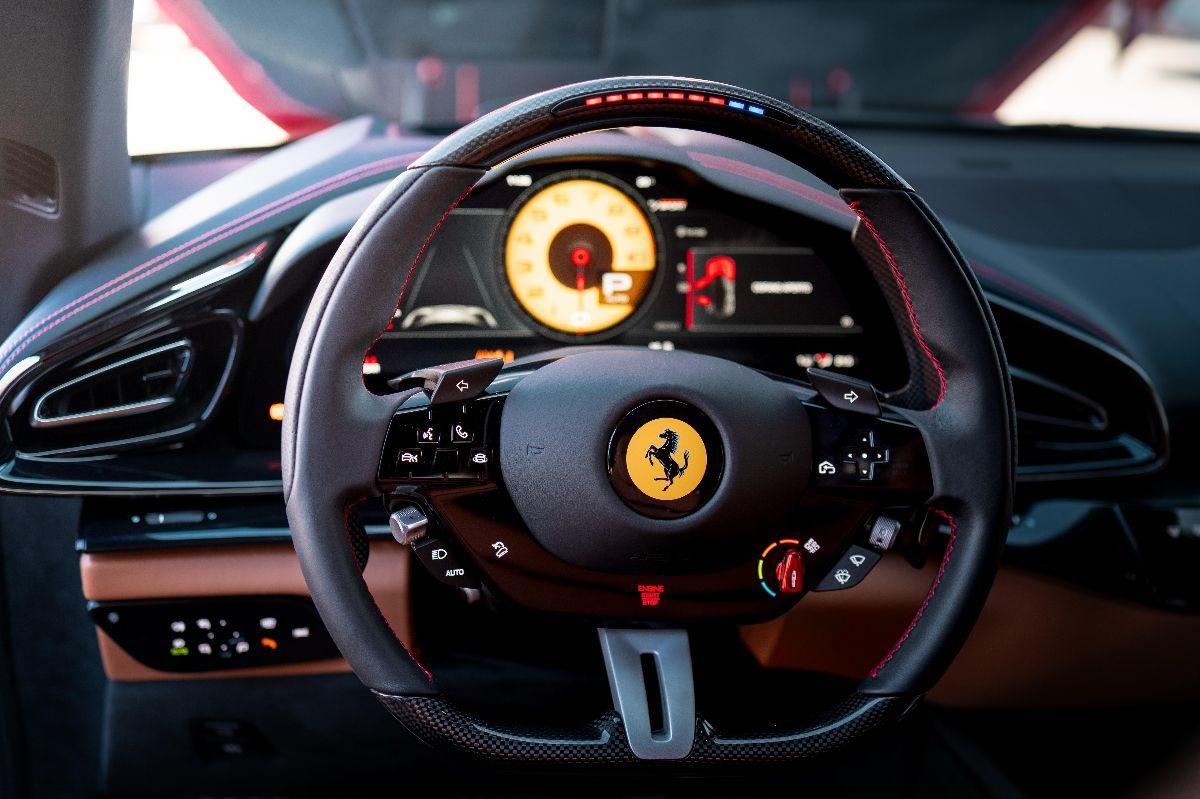 FERRARI - Purosangue