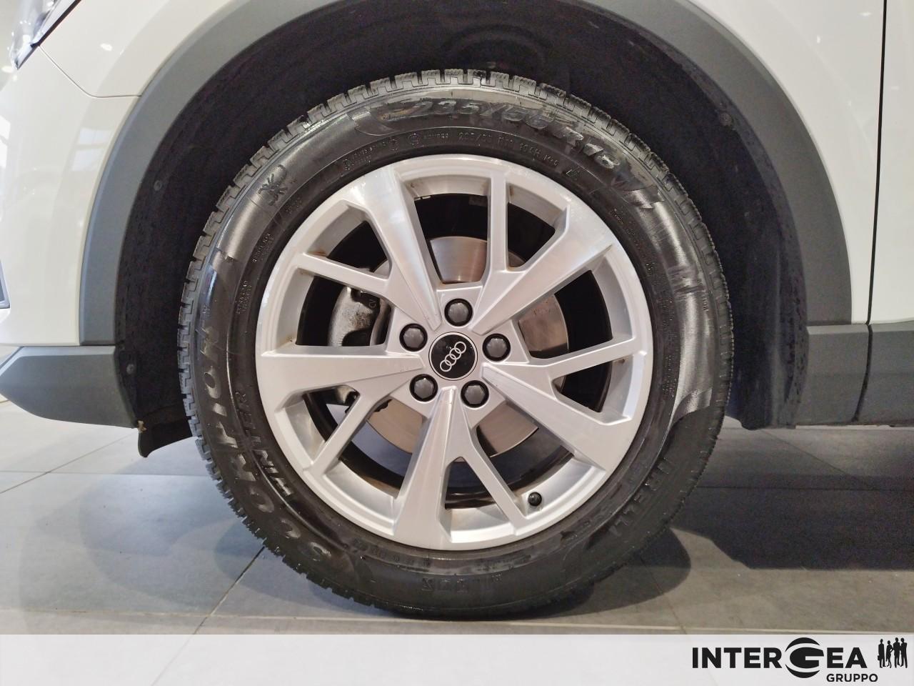 AUDI Q3 35 2.0 tdi Business s-tronic
