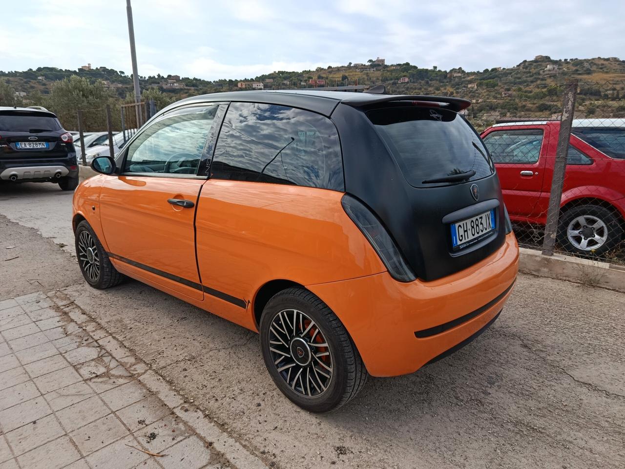 Lancia Ypsilon 1.3 MJT 70 CV Momo Design