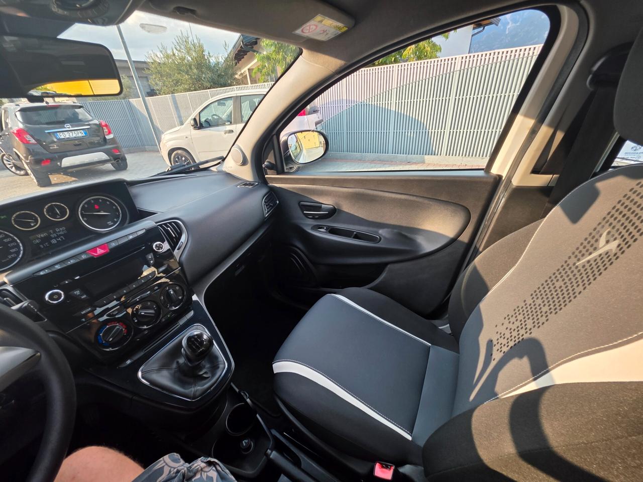 Lancia Ypsilon 1.2 69cv perfetta e garantita 12 mesi