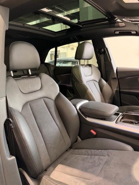 Audi Q8 BLACK LINE 50 TDI quattro 286cv