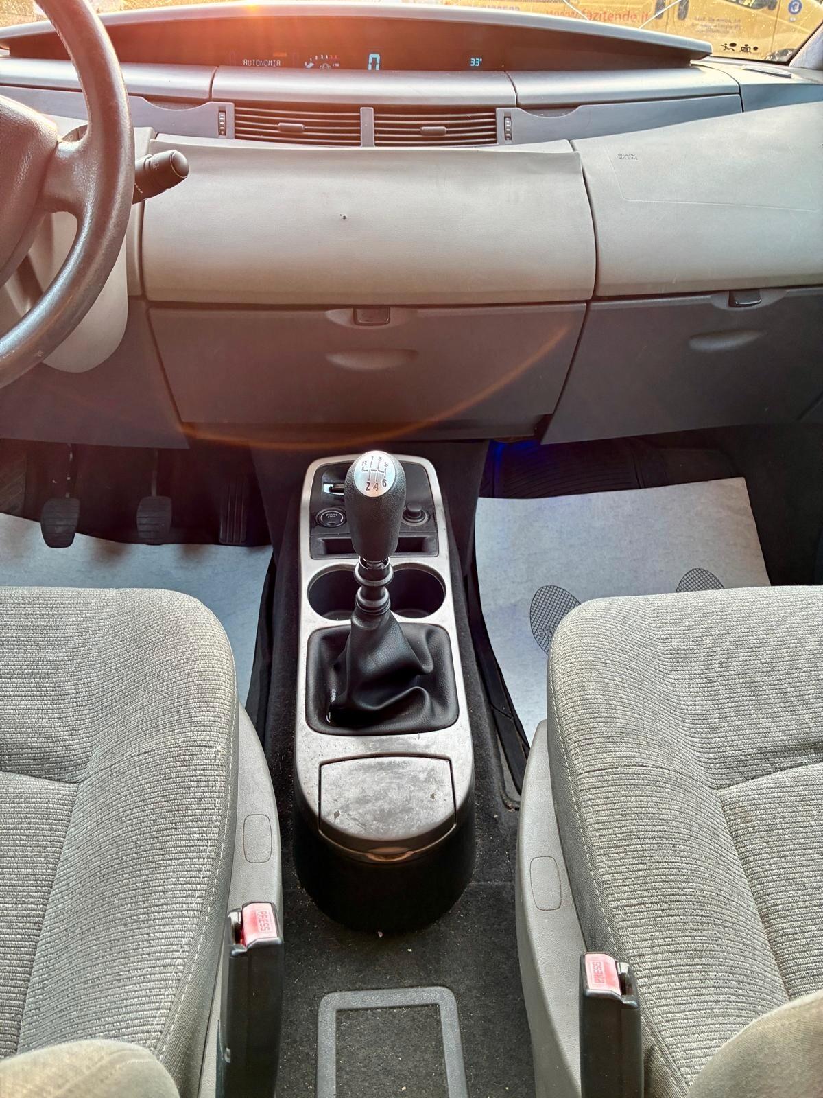 Renault Espace 2.2 16V dCi Initiale