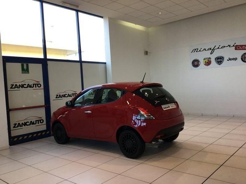 Lancia Ypsilon 1.0 FireFly 5 porte S&S Hybrid Silver MY21