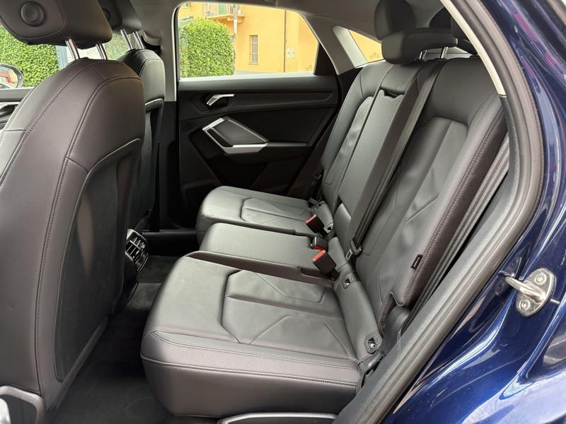Audi Q3 Sportback Sportback 35 tdi Business s-tronic LED-NAVI-PELLE-18"