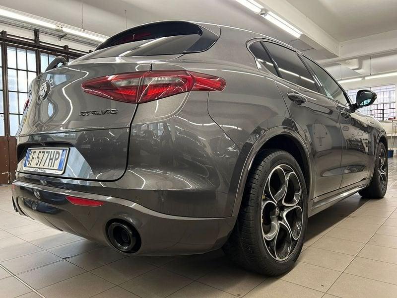 Alfa Romeo Stelvio 2.2 Turbodiesel 210 CV AT8 Q4 Veloce