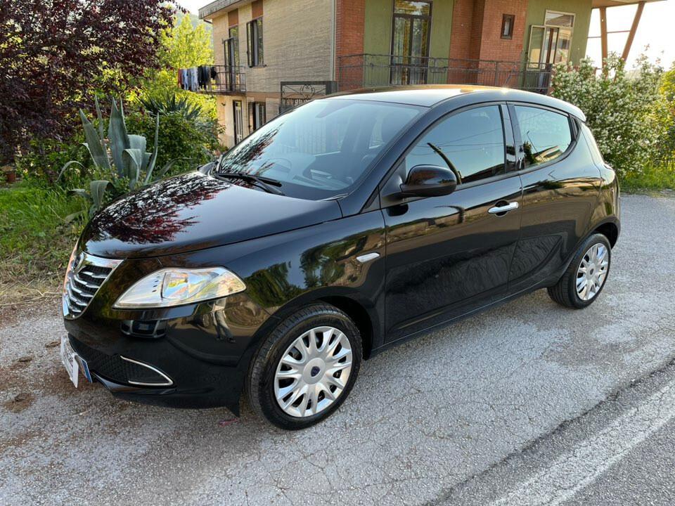 Lancia Ypsilon 1.2 BENZINA 69CV 5 porte Gold