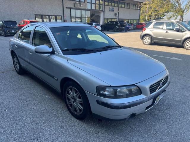 VOLVO S60 2.4 D5 20V cat