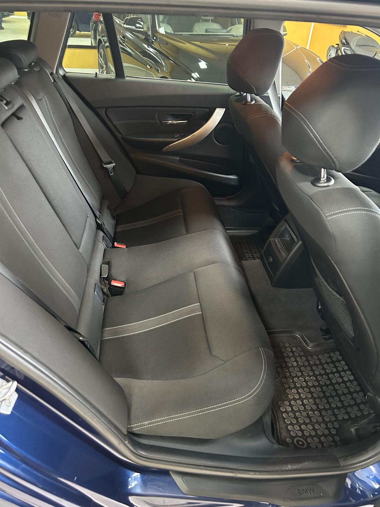 BMW 320d 190 cv “AUT/NAVI/FULL LED/18”-2016