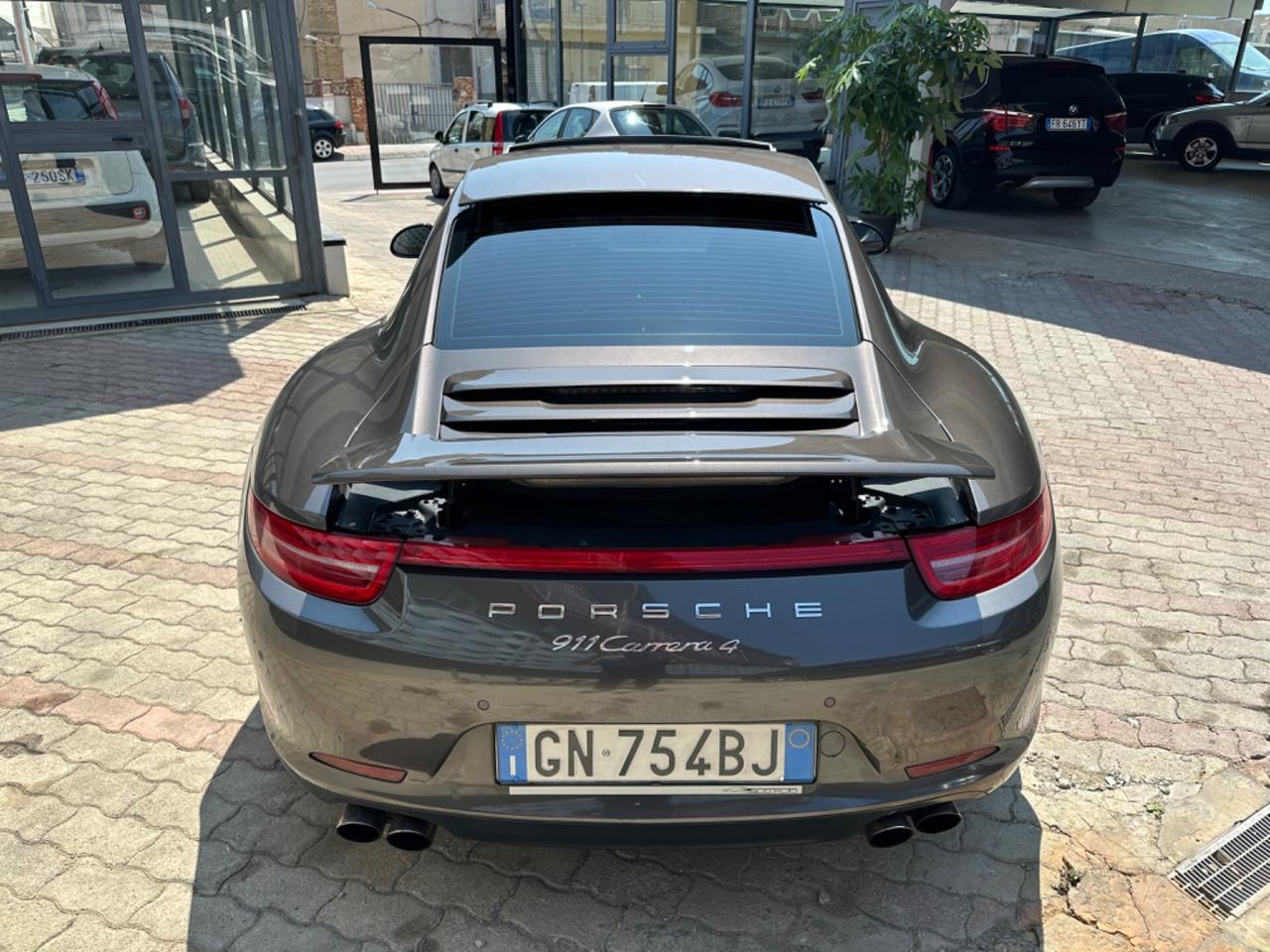 Porsche 911 3.4 Carrera 4 Coupé Scarichi Tetto 2015