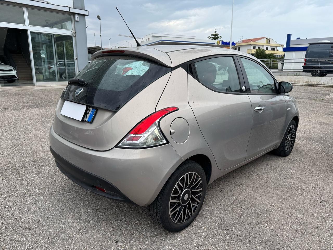 Lancia Ypsilon 1.2 69 CV 5 porte GPL Ecochic Gold