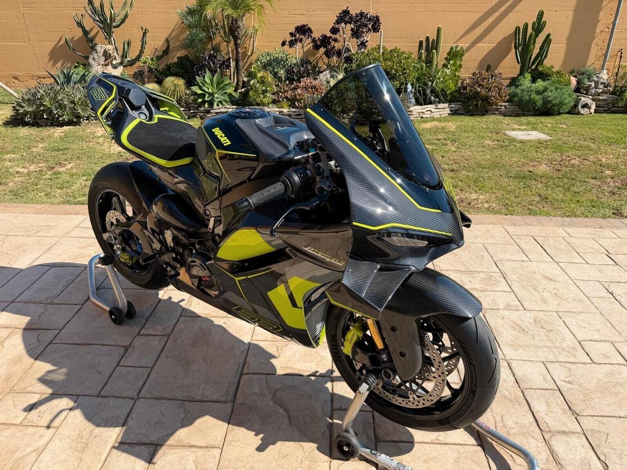 Ducati Panigale V4 Lamborghini 1 OF 630