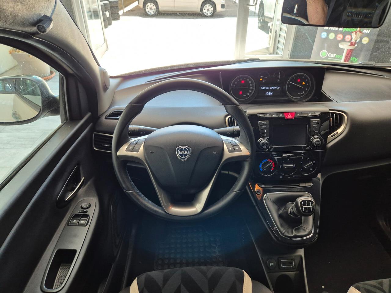 Lancia Ypsilon 1.2 69 CV 5 porte Gold