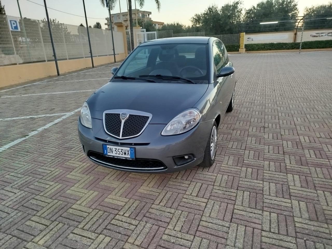 Lancia Ypsilon 1.2 Platino