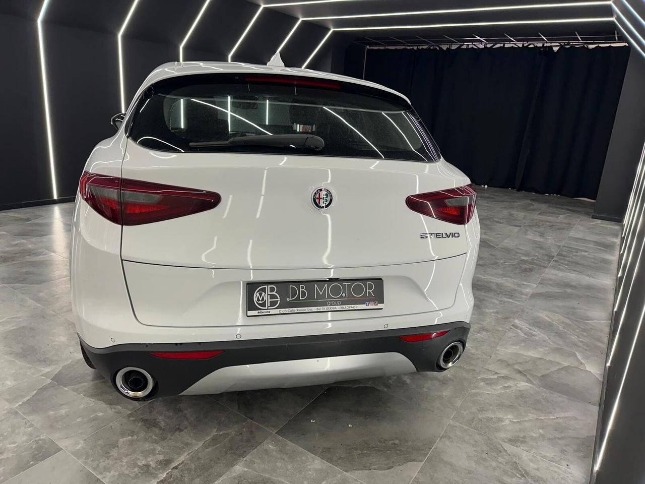 Alfa Romeo Stelvio 2.2 Turbodiesel 180 CV AT8 RWD Super