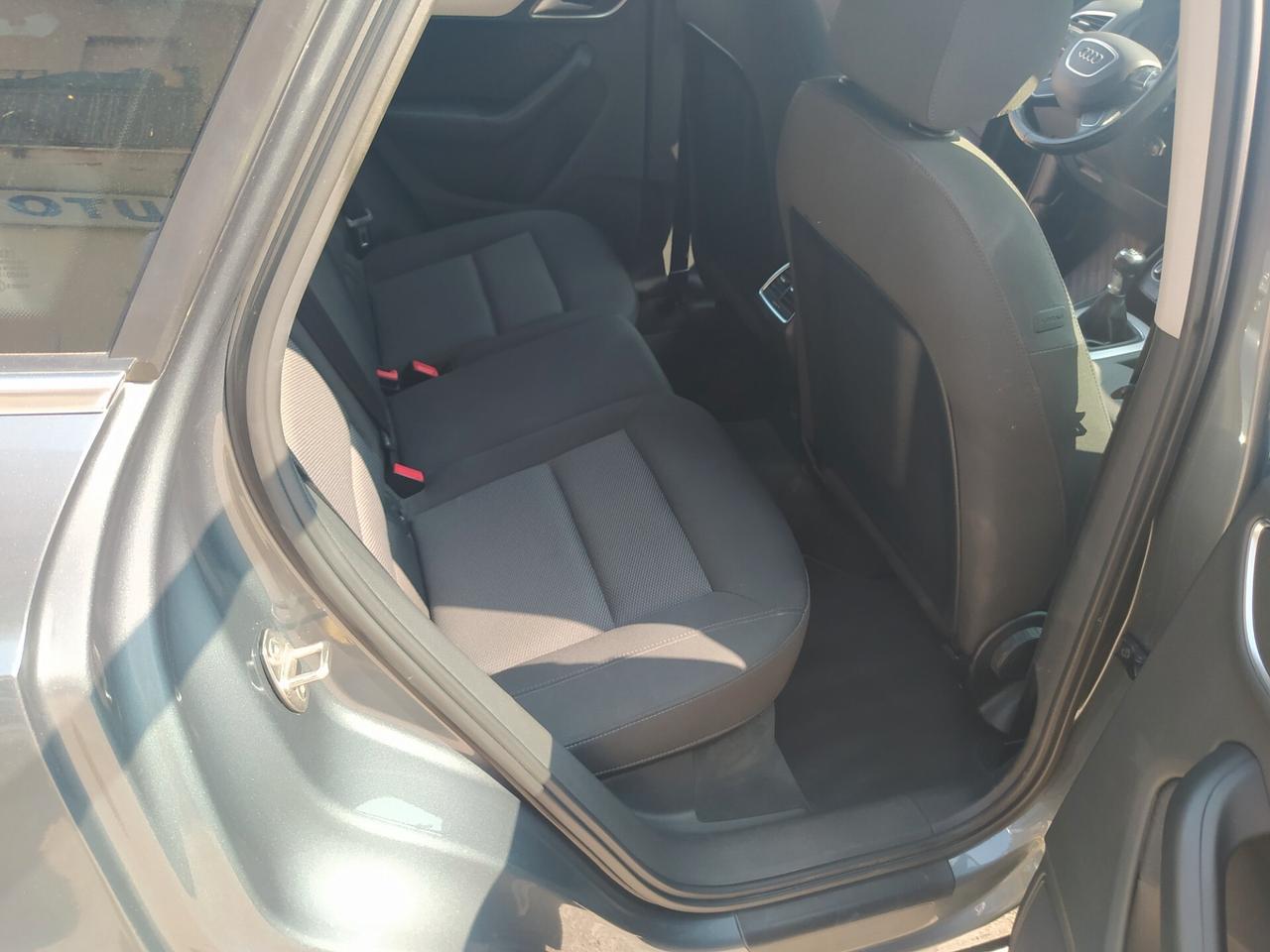 Audi Q3 2.0 TDI 120 CV Business