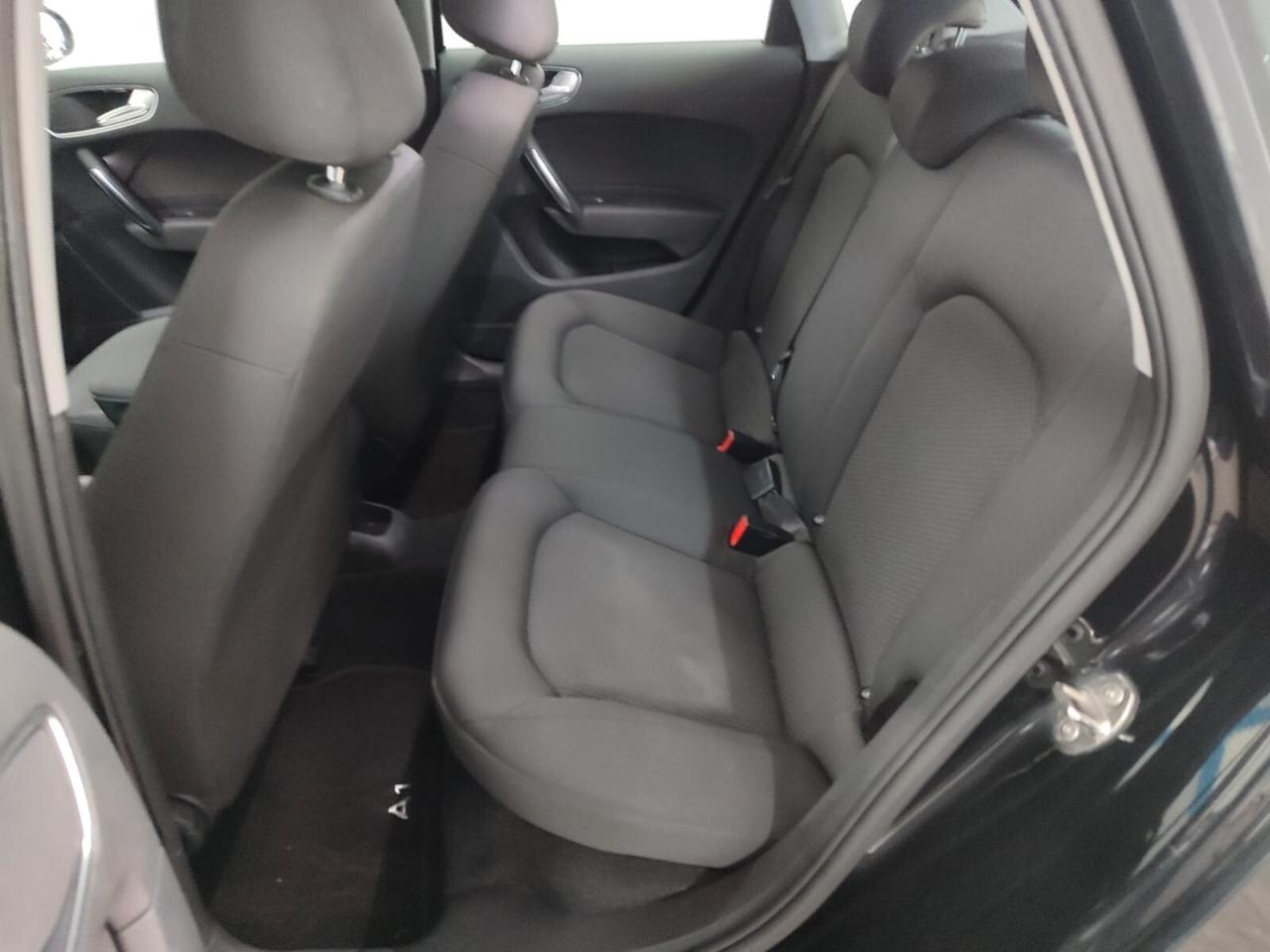 Audi A1 SPB 1.6 TDI 116 CV ( BICOLORE) SUPER PREZZO!!