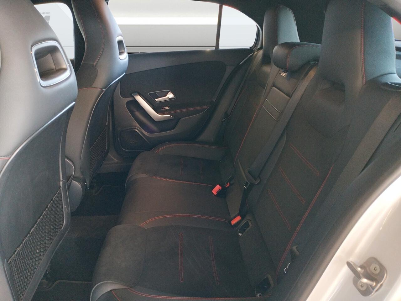 Mercedes-Benz A 180 AMG Line Premium auto