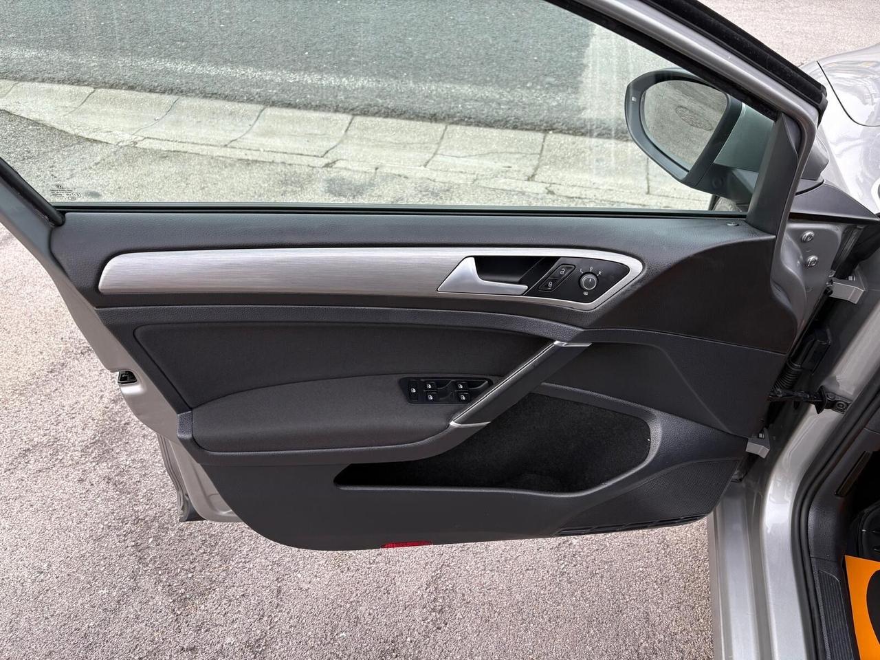 VOLKSWAGEN GOLF 1.6 DIESEL 110 (CV) 2016