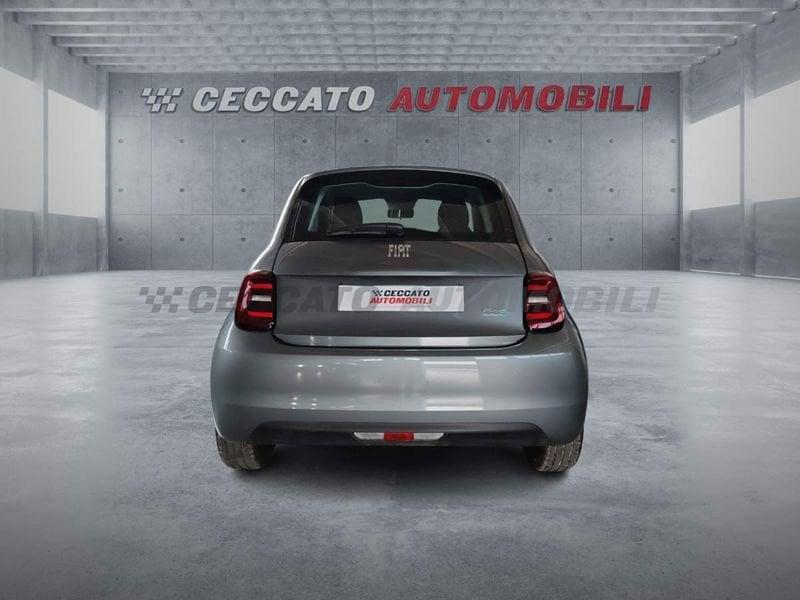 FIAT 500 Nuova 500 Hatchback My23 La Nuova 500 - 320 Berlina