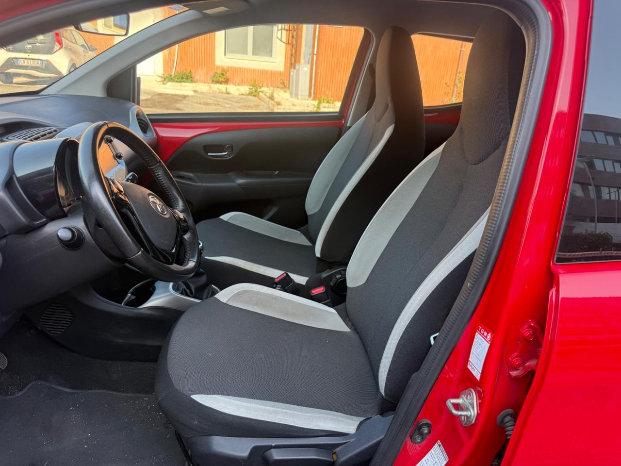Toyota Aygo 1.0 VVT-i 69 CV 5 porte x-business