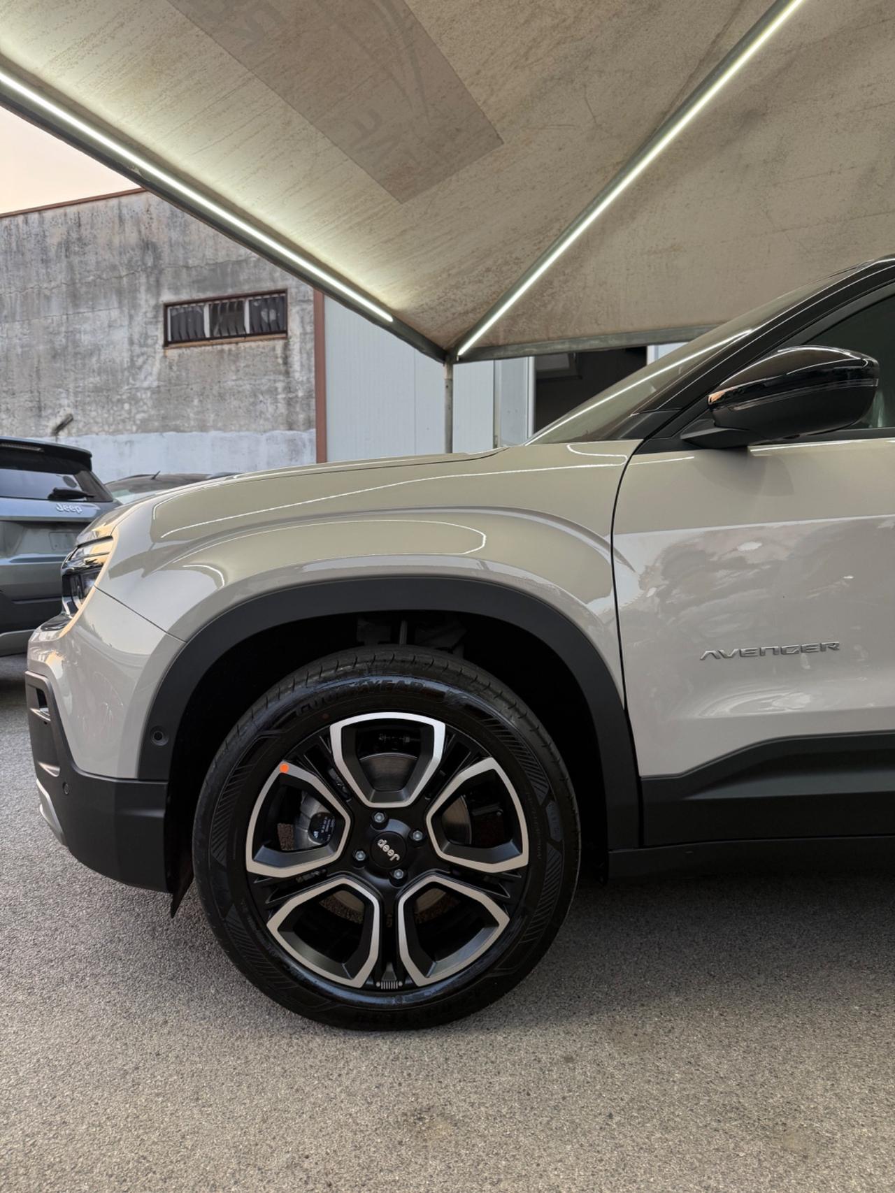 Jeep Avenger 1.2 Turbo 100 CV MHEV Summit