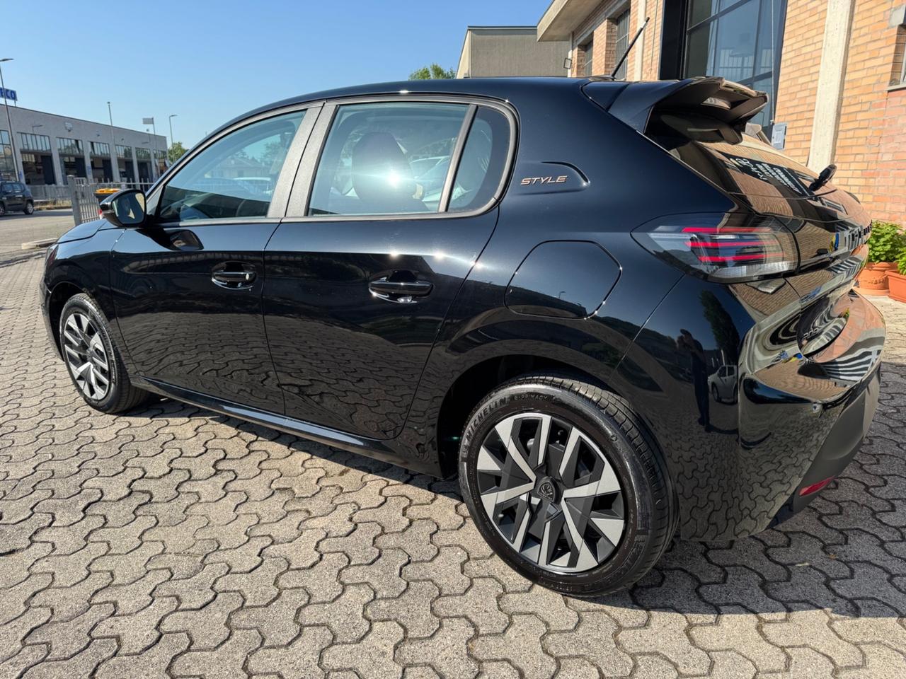 Peugeot 208 Hybrid 110 e-DCS6 Style