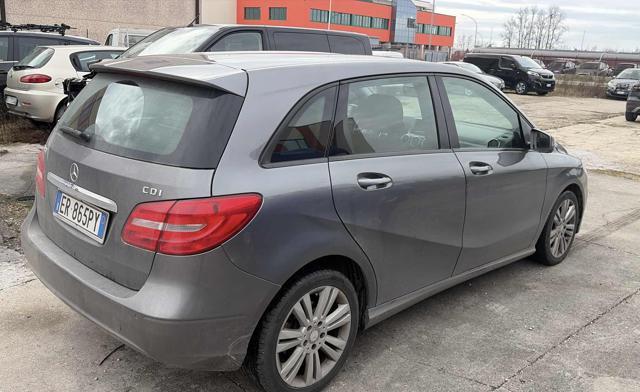MERCEDES-BENZ B 180 BlueEFFICIENCY Premium senza nessun lavoro da fare