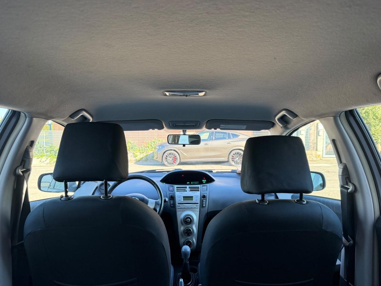 Toyota Yaris 1.3benz 2008 156.000km per neopatentati