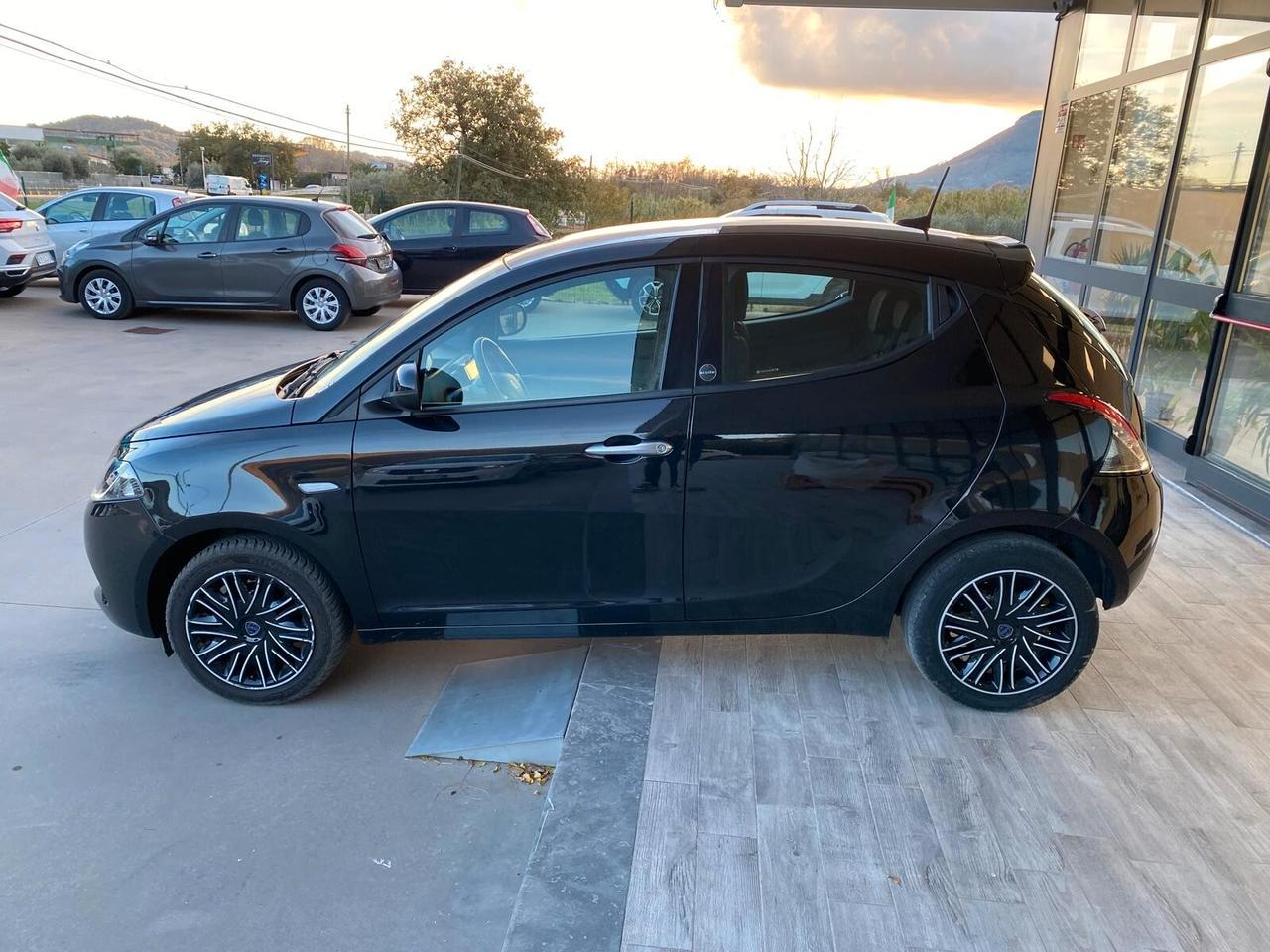 Lancia Ypsilon 1.2 69 CV 5 porte GPL Ecochic Gold