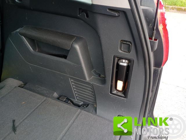 PEUGEOT 5008 1.6 HDi 110CV Tecno