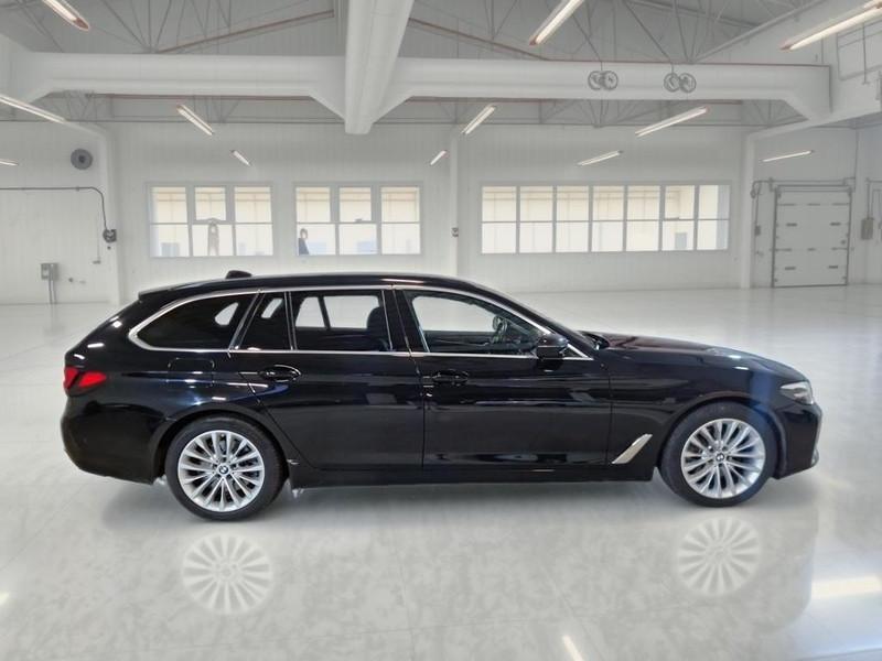 BMW 518 48V LUXURY TOURING AUTO 5 PORTE STATION WAGON