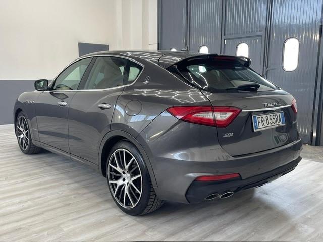 Maserati Levante s q4 430cv