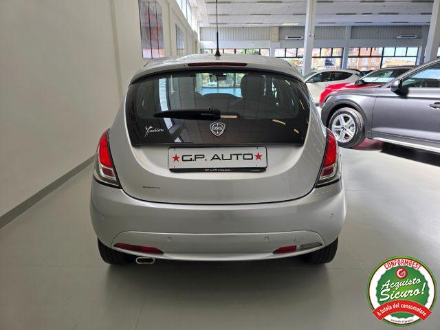 LANCIA Ypsilon 1.2 69 CV 5 porte Gold