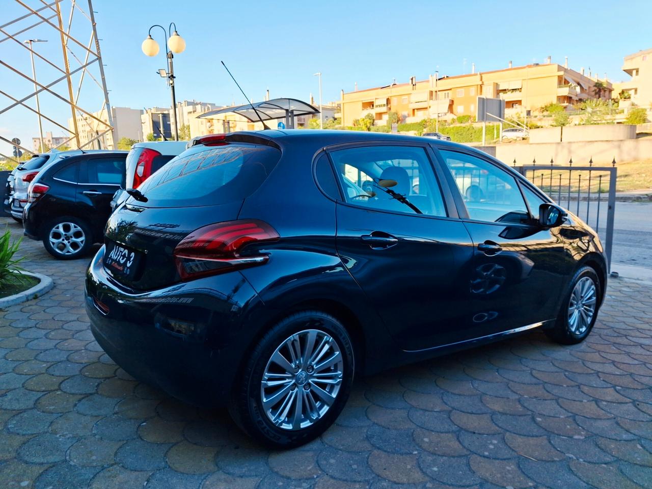 Peugeot 208 BlueHDi 75 5 porte Touch