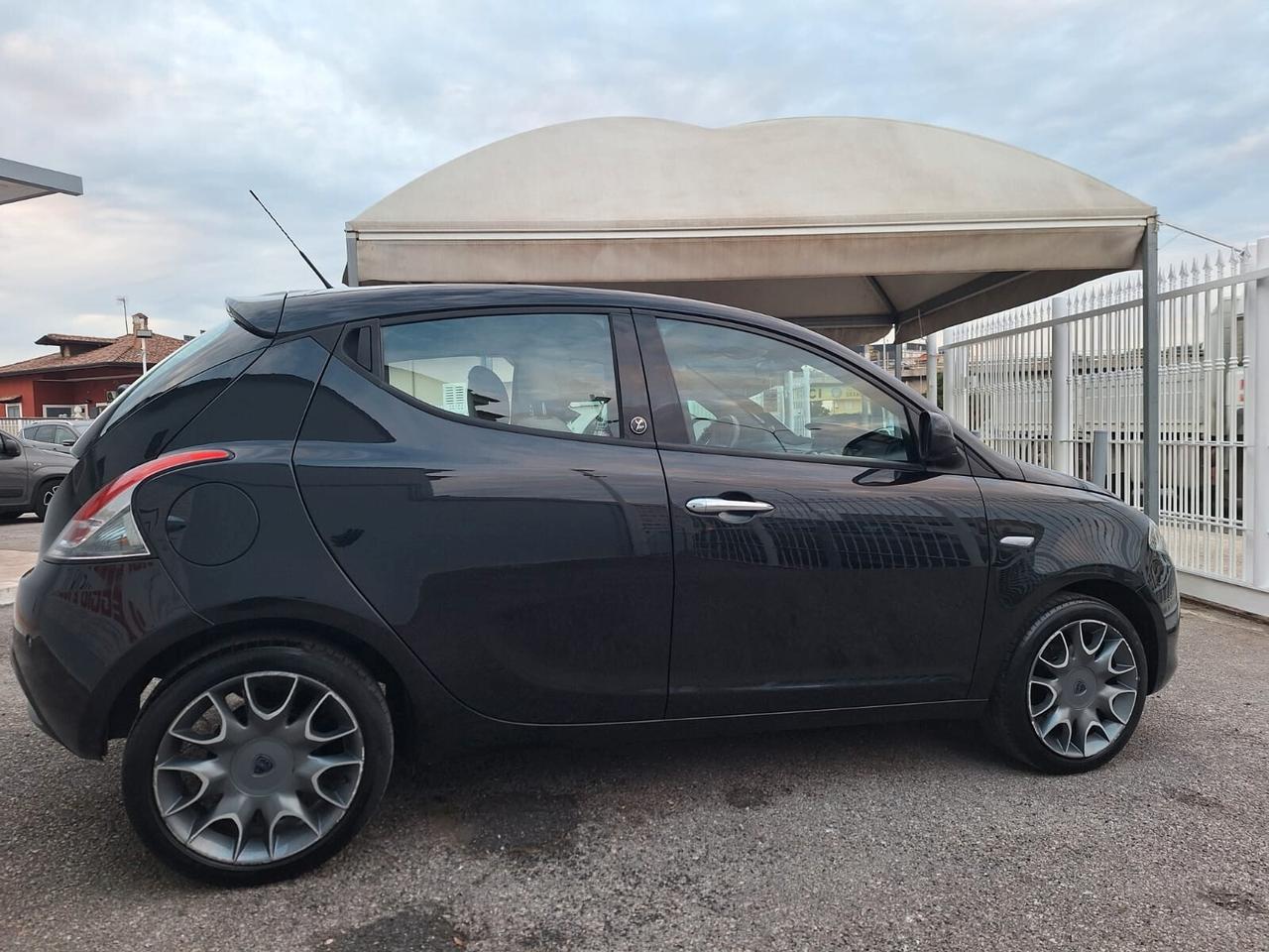 Lancia Ypsilon 1.2 69 CV 5 porte GPL Ecochic Gold