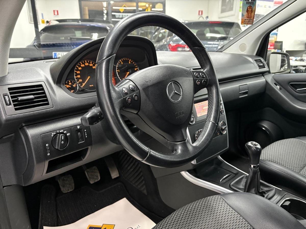 MERCEDES A180 CDI Avantgarde UNICO PROP/ NAVI/ PELLE