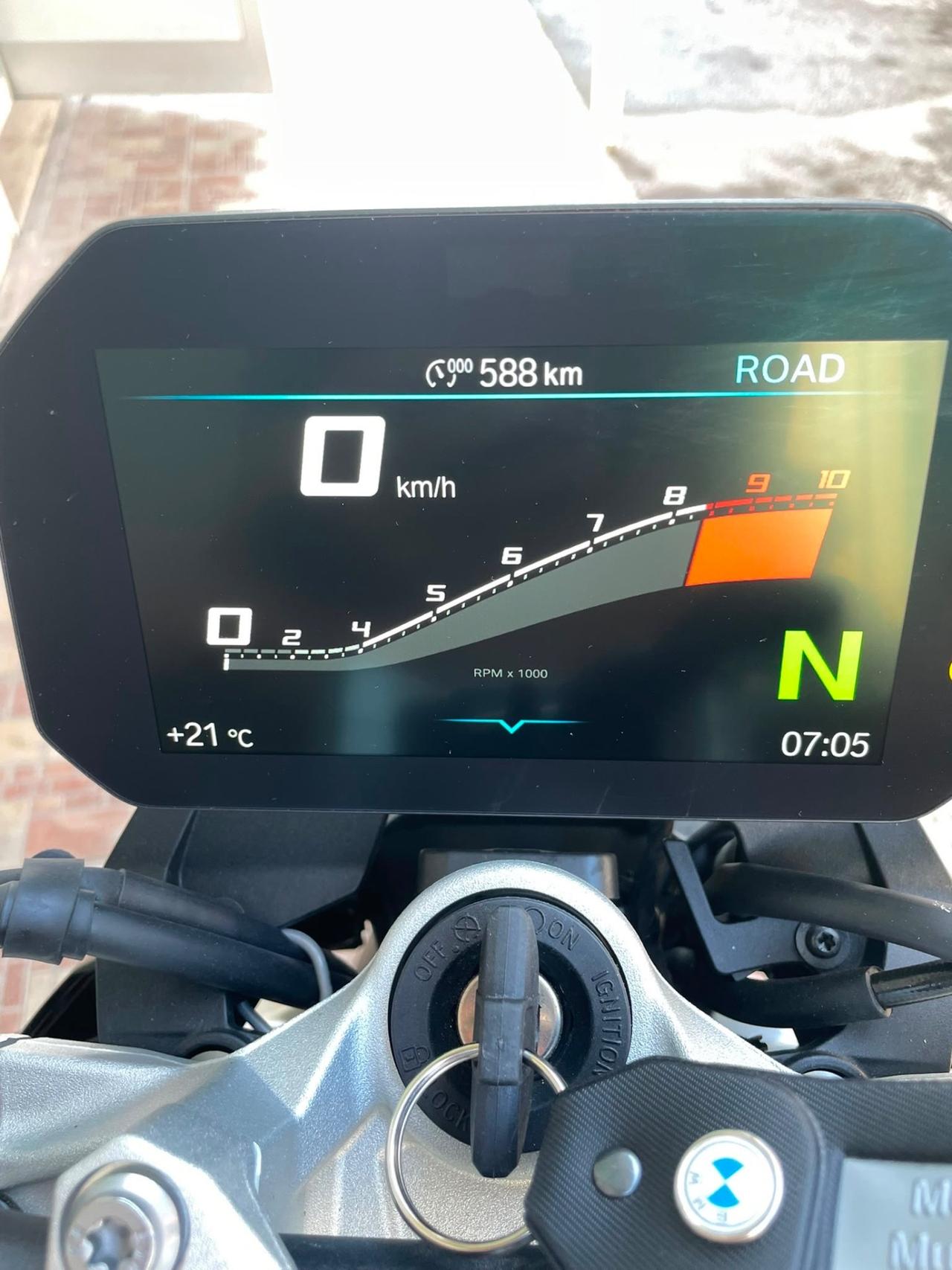 BMW F900R 500km