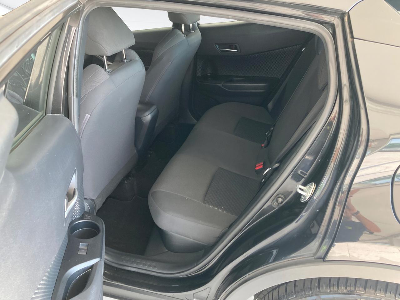 TOYOTA C-HR 1.8h Business e-cvt