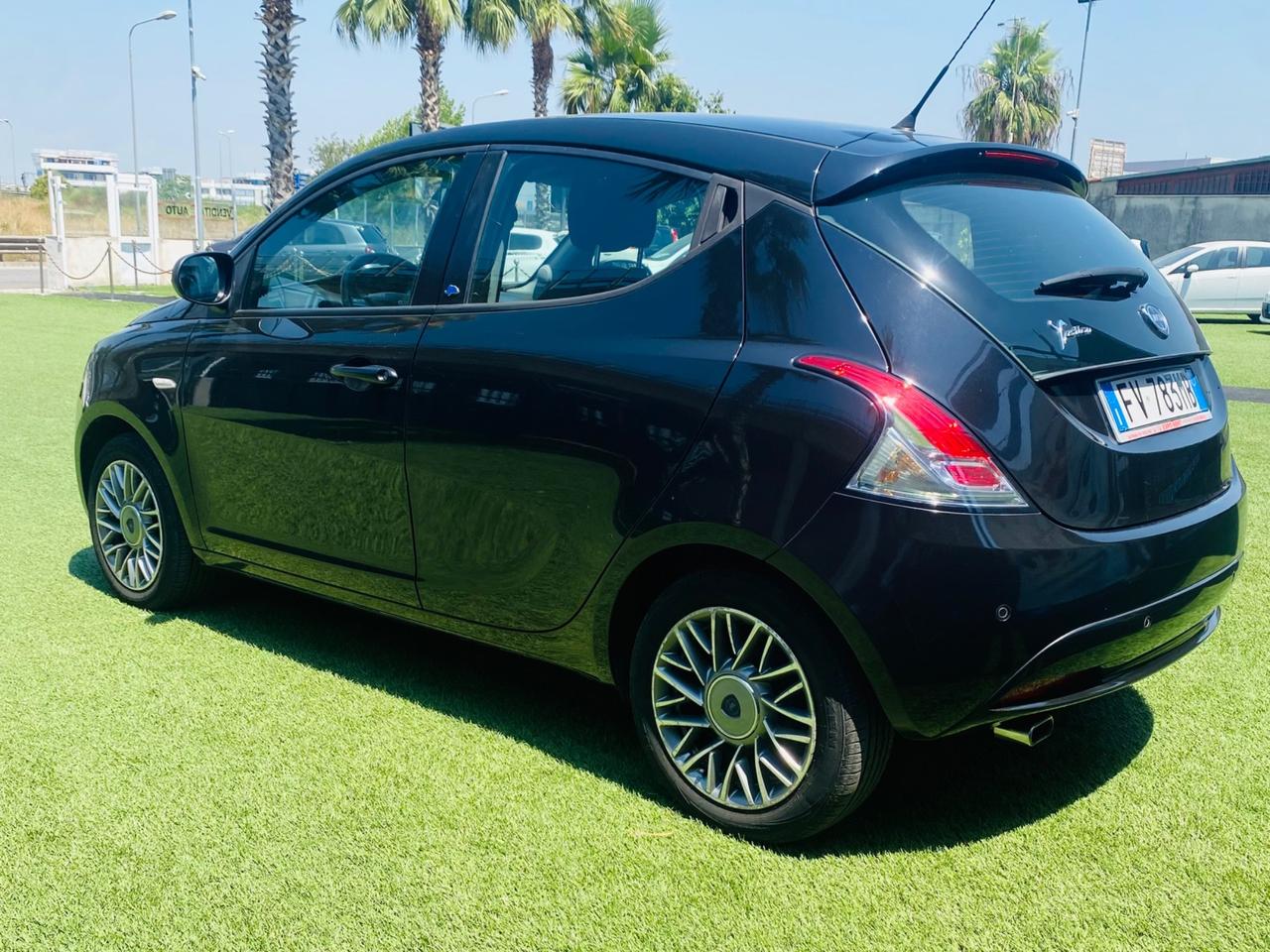 Lancia Ypsilon 1.2 69 CV 5 porte GPL Ecochic Elefantino Blu