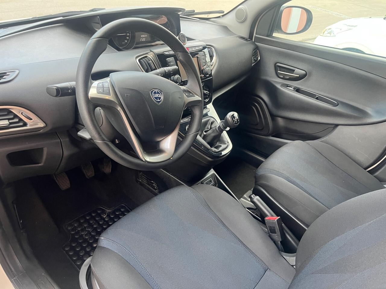 Lancia Ypsilon 0.9 TwinAir 85 CV 5 porte Metano Ecochic Gold