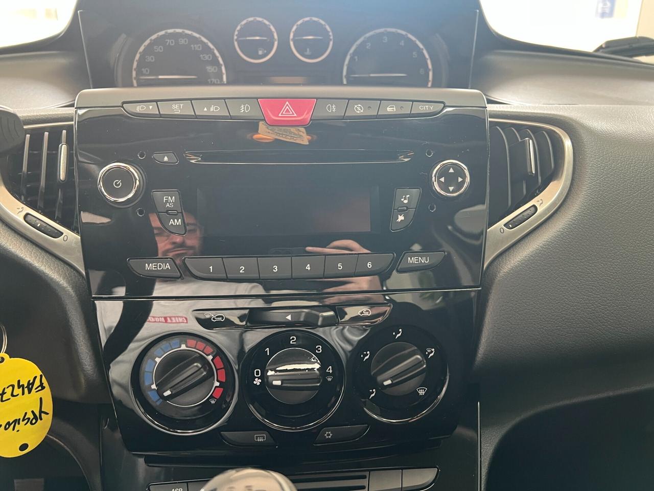 Lancia Ypsilon 1.2 69 CV 5 porte GPL Ecochic Platinum