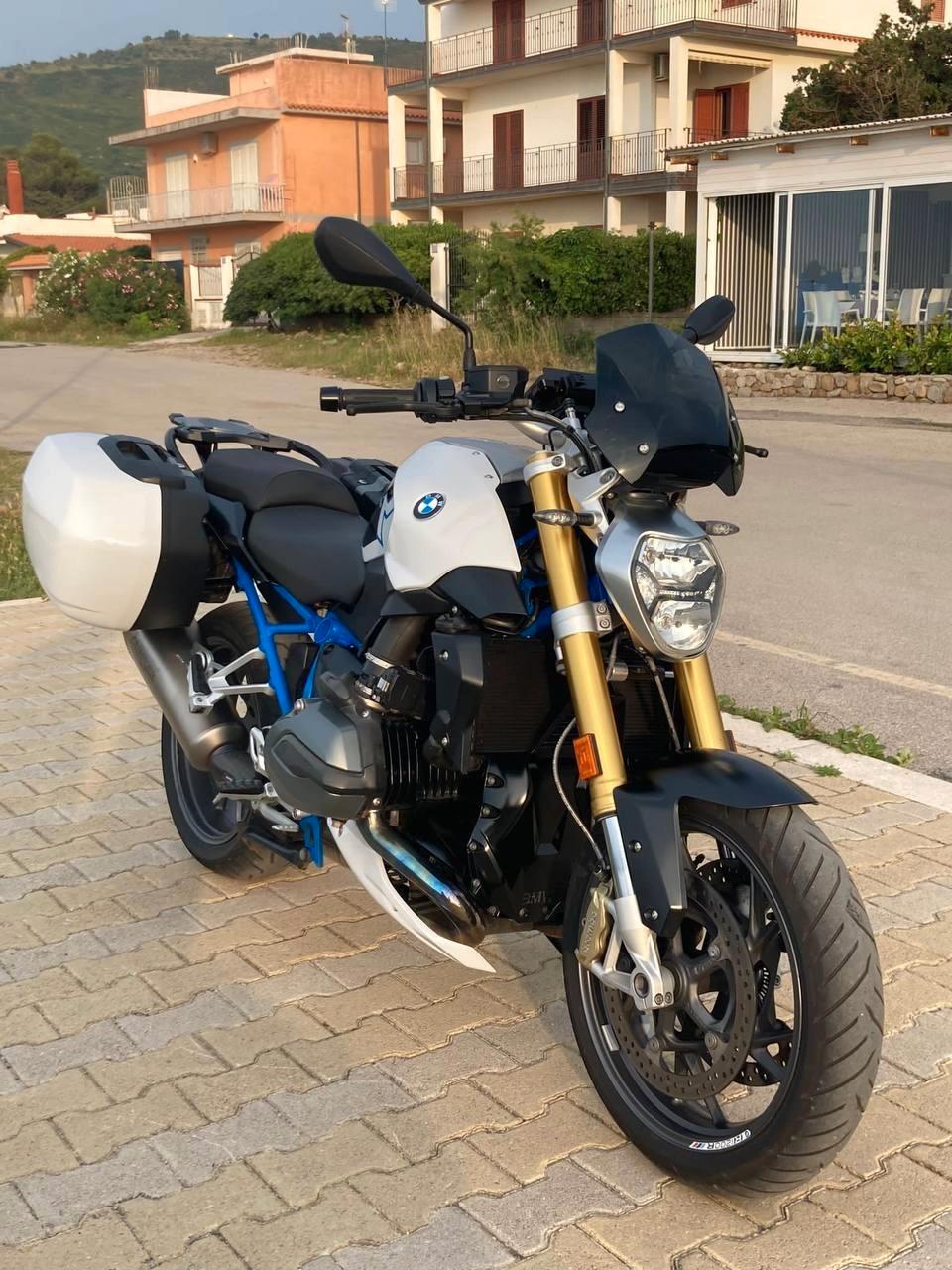 BMW R1200R