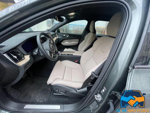 VOLVO XC60 T6 Plug-in hybrid AWD pari al nuovo