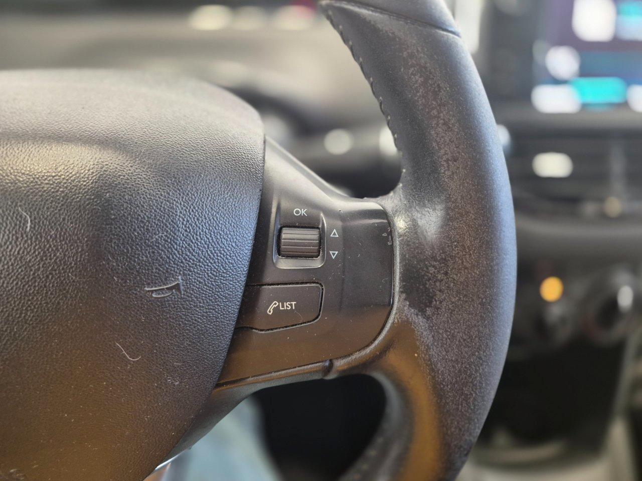 Peugeot 208 5p 1.2 puretech Active gpl 82cv - UNIPROPRIETARIO - NEOPATENTATI - Sens. park. - Cruise/Lim