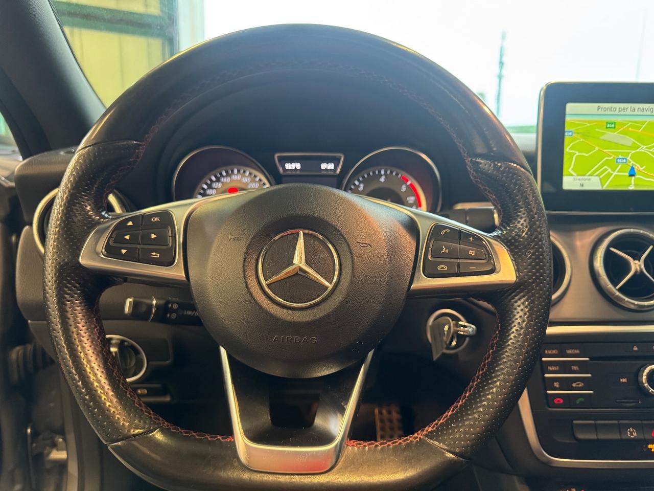 Mercedes-benz CLA 200 CDI S.W. Automatic Premium Tetto apribile