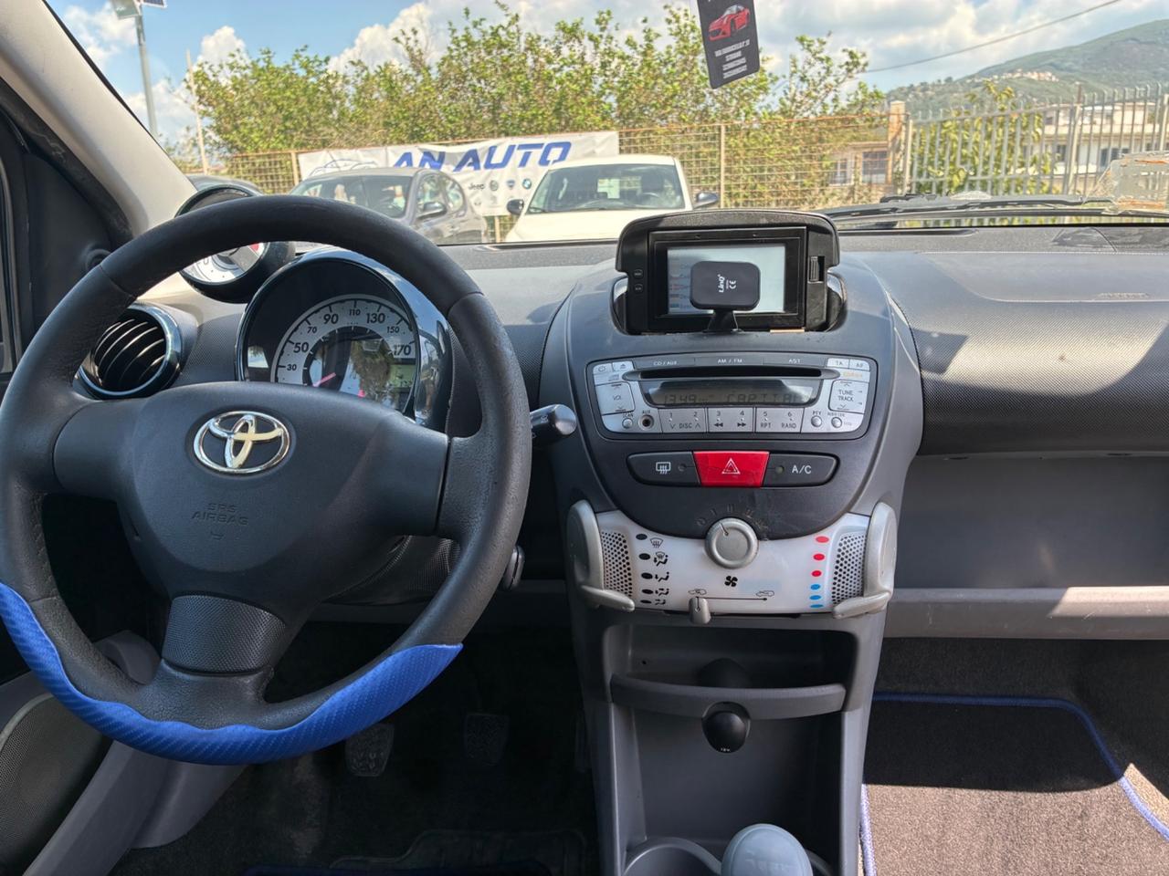 Toyota Aygo 1.0 68cv 5p - 2011