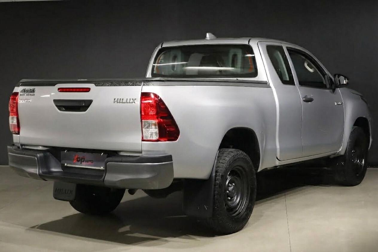 Toyota Hilux 2.4 EXTRA CAB 150CV