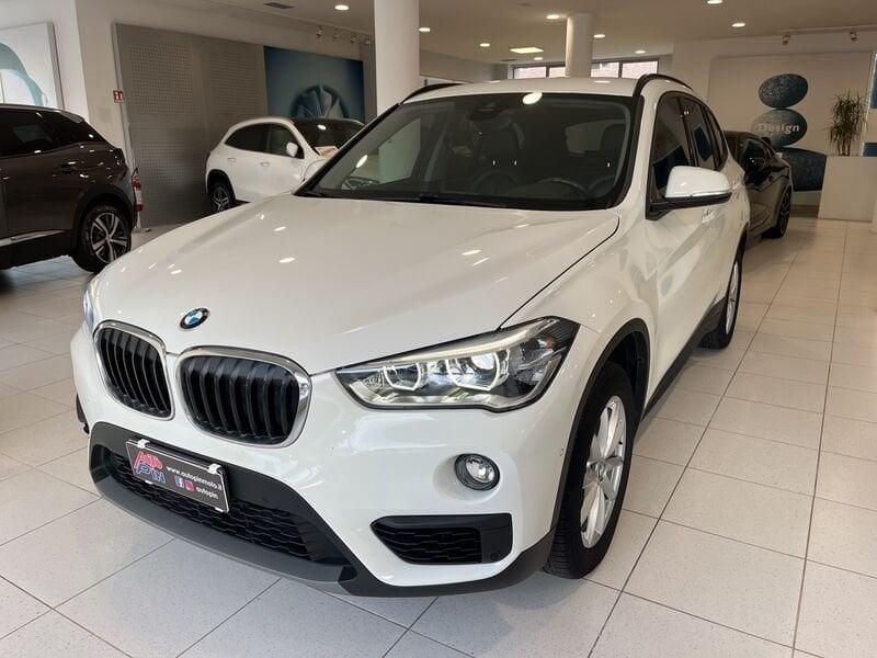 BMW X1 sDrive18d Business *Pelle*Navi*Led*