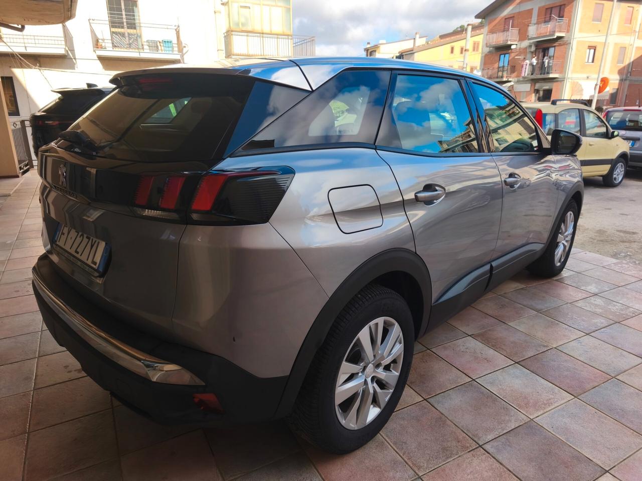 Peugeot 3008 HDi 130 CV EAT8 Business